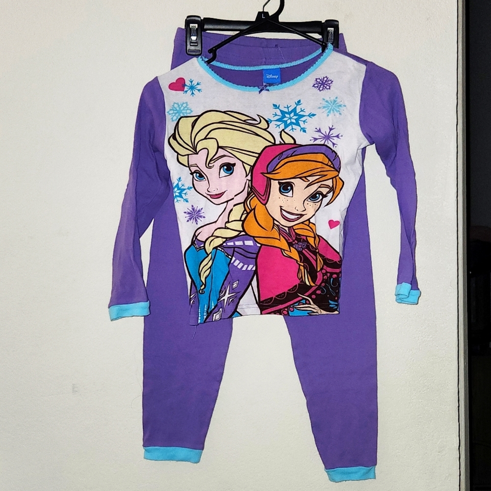 Disney Frozen girls pajamas. Size 10. Purple.